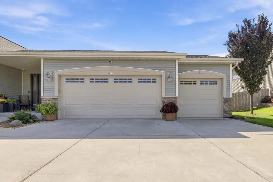 901 Casey DRIVE, Watertown, WI 53094 - #3
