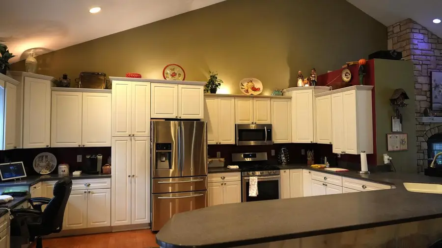 1528 E Lakeshore DRIVE, Twin Lakes, WI 53181 - #2