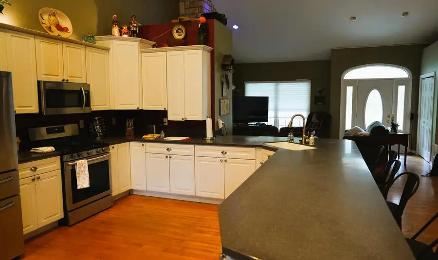 1528 E Lakeshore DRIVE, Twin Lakes, WI 53181 - #3