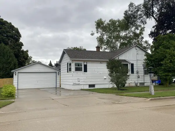 4022 Delta STREET, Manitowoc, WI 54220