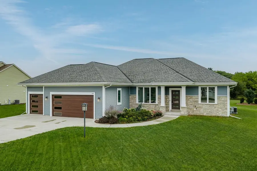 615 Bark River WAY, Dousman, WI 53118 - #3
