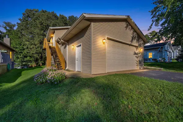 979 Rhyners LANE, Twin Lakes, WI 53181