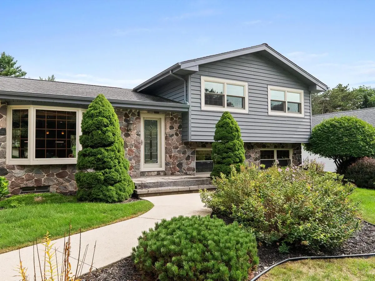 5048 River Heights DRIVE, Manitowoc, WI 54220 - #1