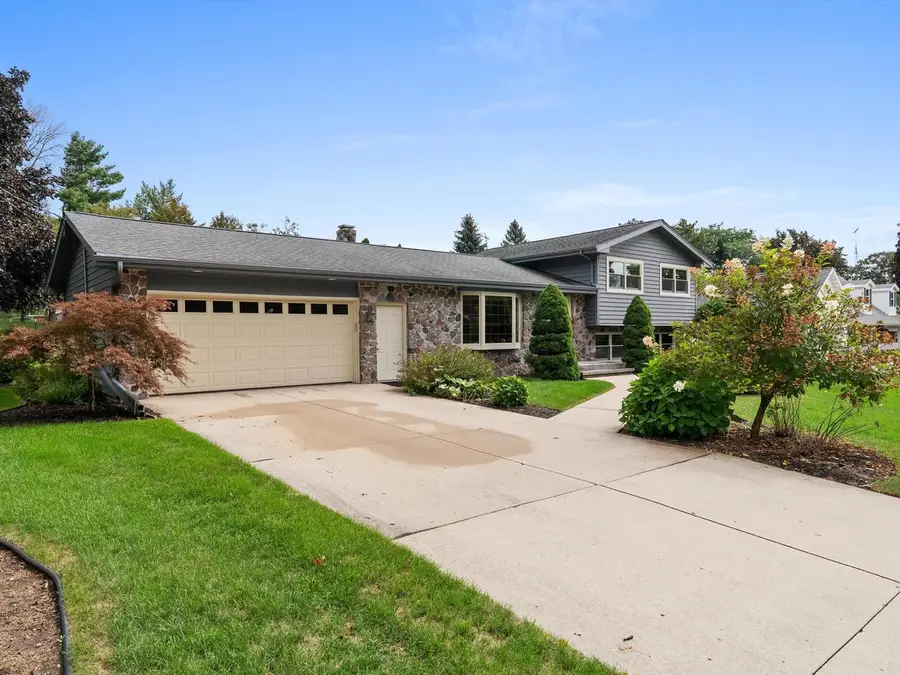 5048 River Heights DRIVE, Manitowoc, WI 54220 - #3