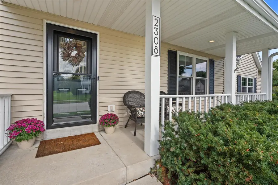 2308 Patrick LANE, Waukesha, WI 53188 - #2