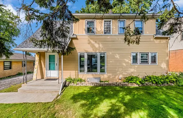 4517 S Kansas AVENUE, Saint Francis, WI 53235
