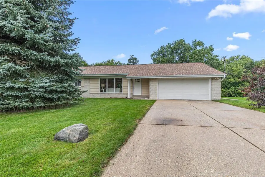 8048 N Greenview COURT, Brown Deer, WI 53223 - #2