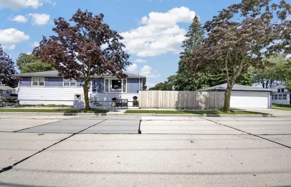 744 Shoreland DRIVE, Racine, WI 53402