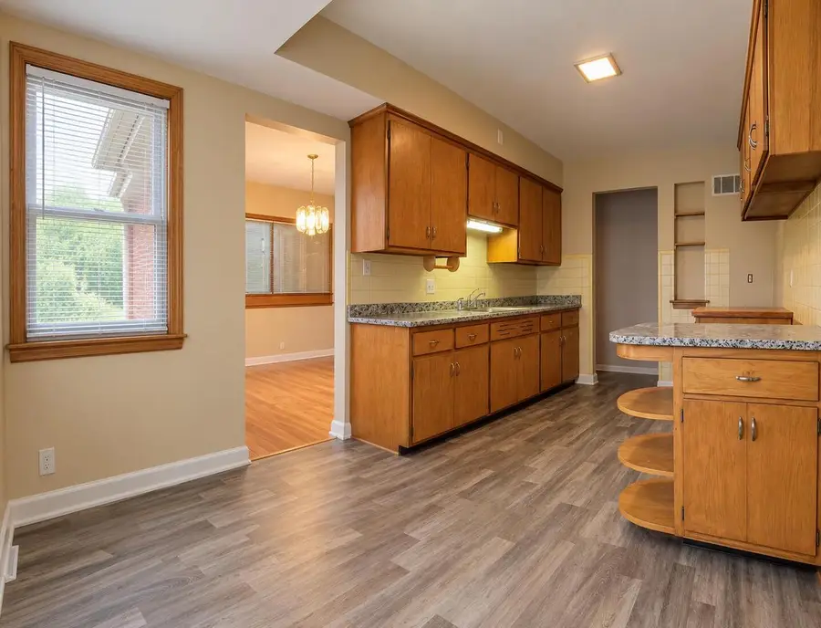2705 N Carlton PLACE, Milwaukee, WI 53210 - #2