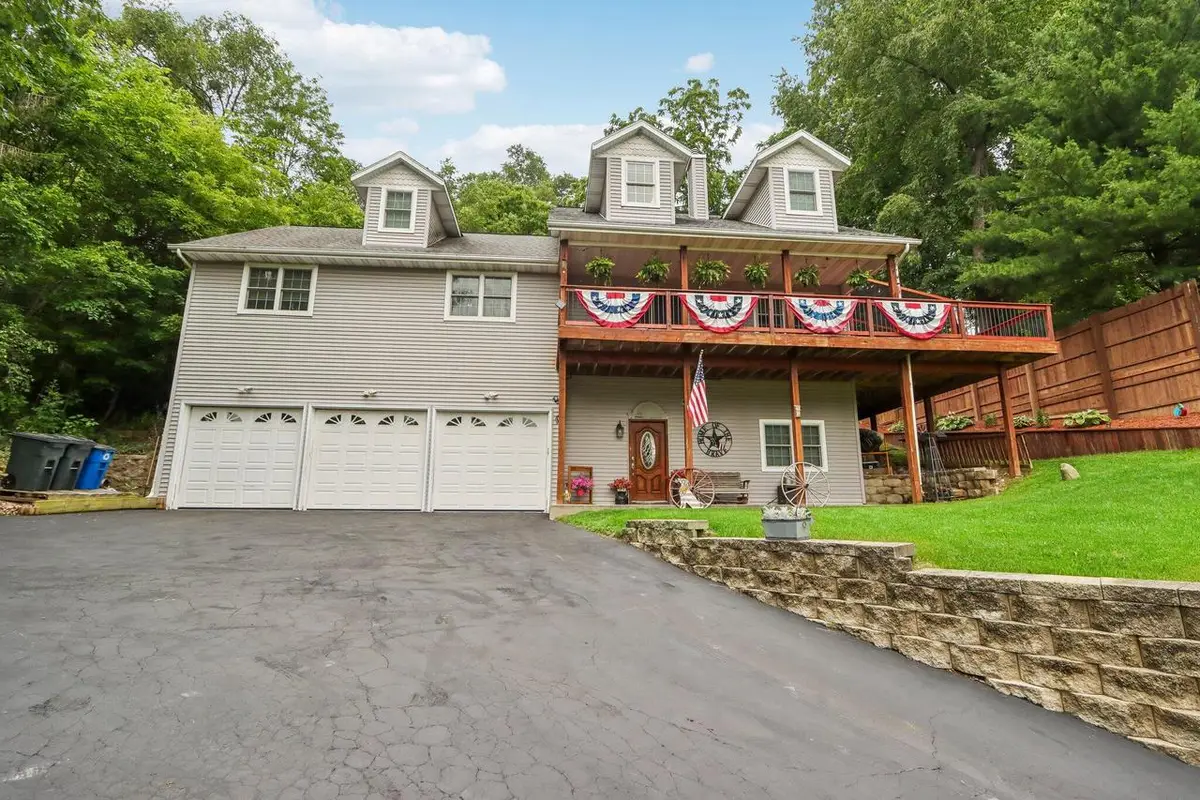 7920 Greendale AVENUE, Burlington, WI 53105 - #1
