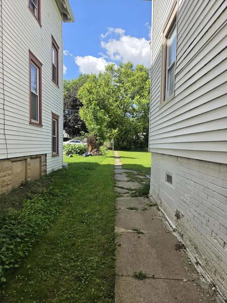 1525 N 39th STREET, Milwaukee, WI 53208 - #2