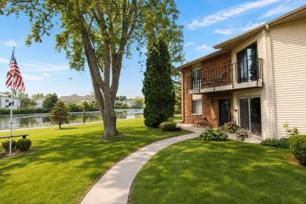 N114W16951 Armada DRIVE #3, Germantown, WI 53022