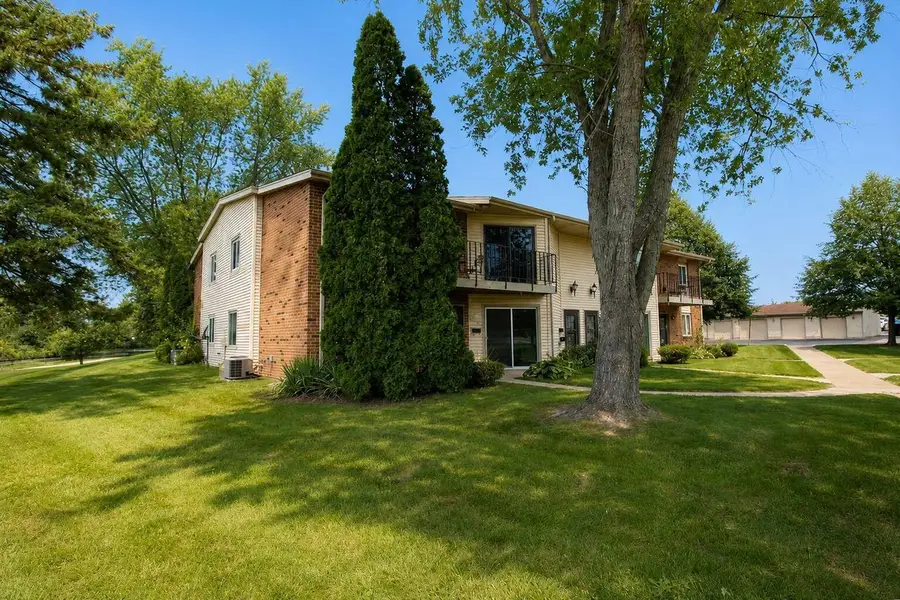 N114W16951 Armada DRIVE #3, Germantown, WI 53022 - #2