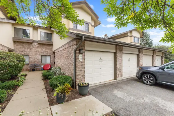 500 W Bender ROAD #13, Glendale, WI 53217