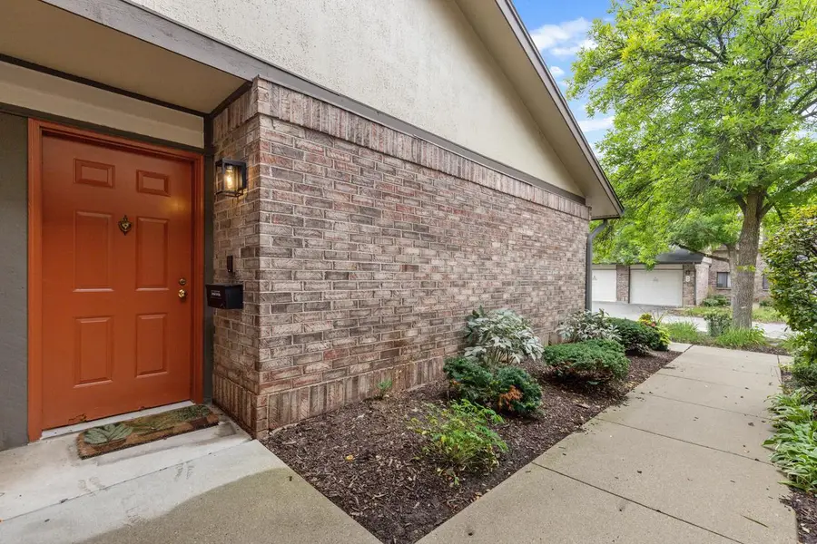 500 W Bender ROAD #13, Glendale, WI 53217 - #2