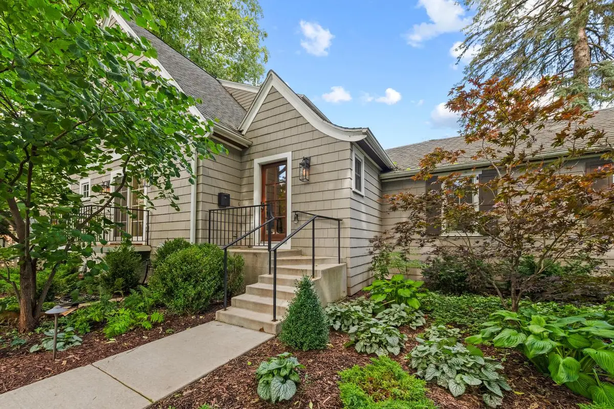 1100 W Riverview DRIVE, Glendale, WI 53209 - #1