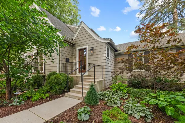 1100 W Riverview DRIVE, Glendale, WI 53209
