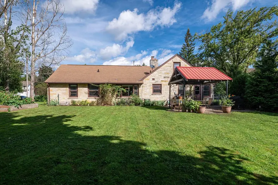 N90W16555 Roosevelt DRIVE, Menomonee Falls, WI 53051 - #2