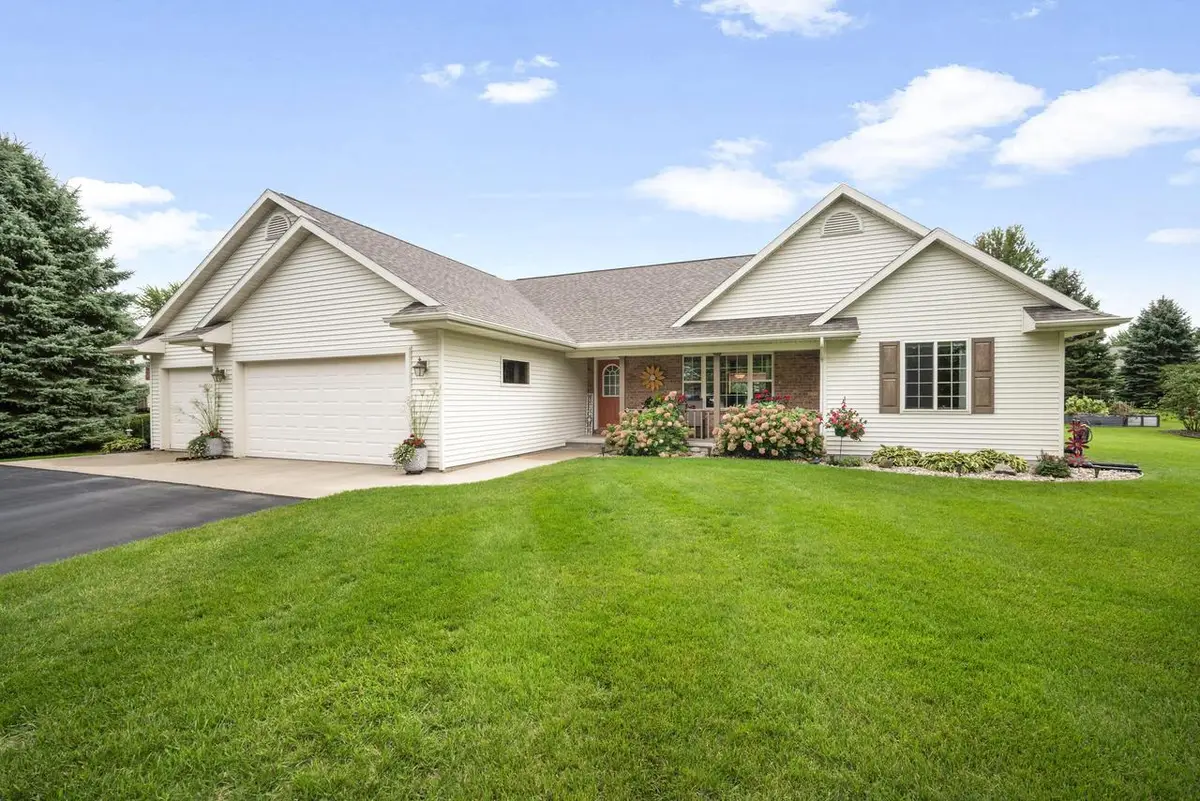 W3836 Somerset COURT, Fond Du Lac, WI 54937 - #1