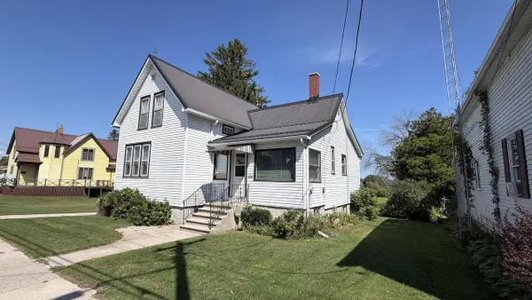 1437 Hawthorne AVENUE, Two Rivers, WI 54241