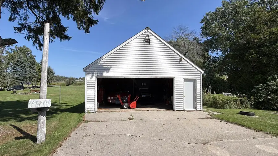 1437 Hawthorne AVENUE, Two Rivers, WI 54241 - #3
