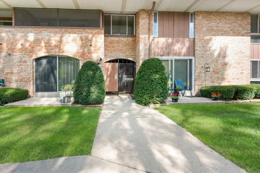 11958 W Mill ROAD #19, Milwaukee, WI 53225 - #3