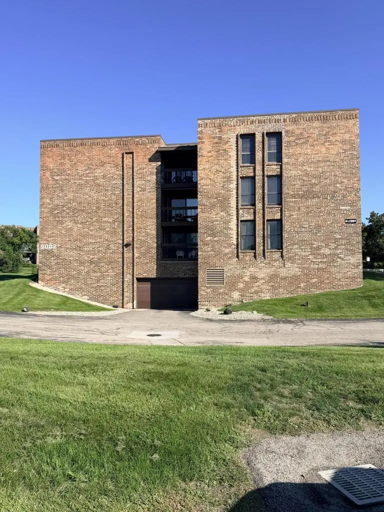 9002 W Lisbon AVENUE #109, Milwaukee, WI 53222 - #2