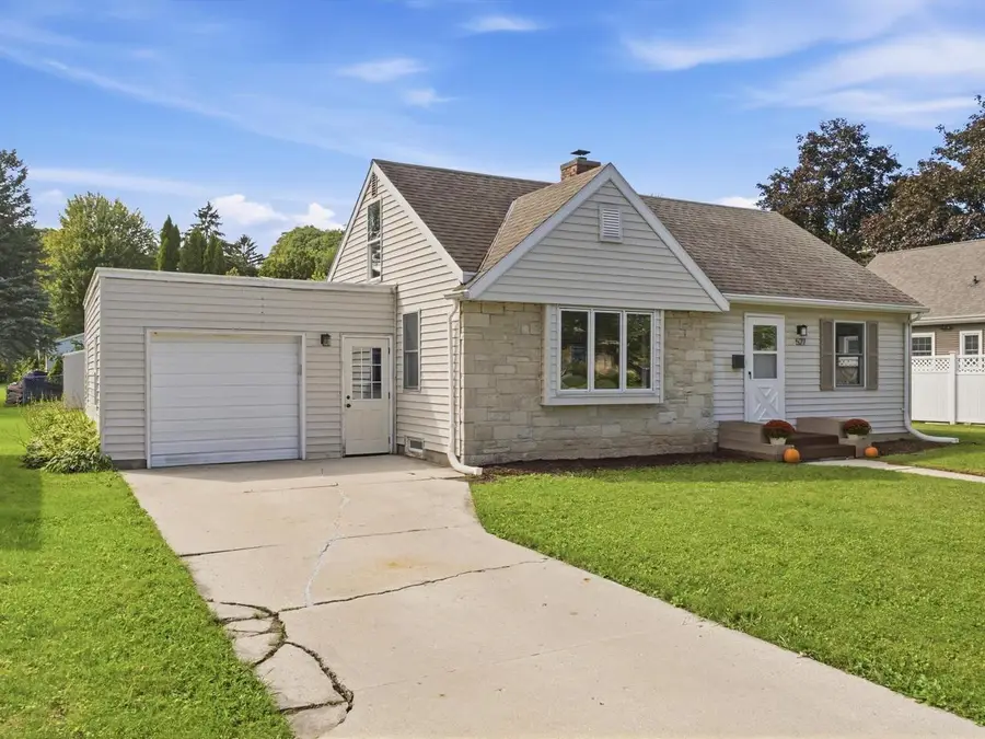 527 Schwartz STREET, Plymouth, WI 53073 - #2