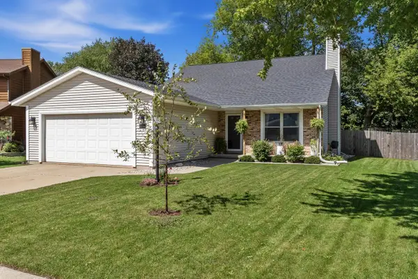 1566 Briarwood LANE, Hartford, WI 53027