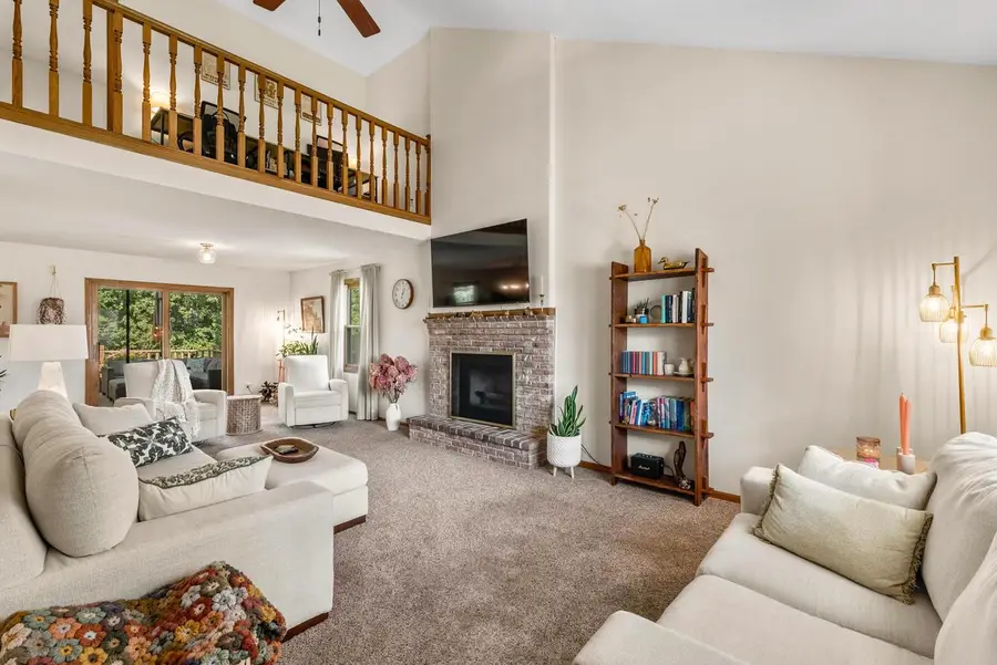 1566 Briarwood LANE, Hartford, WI 53027 - #2