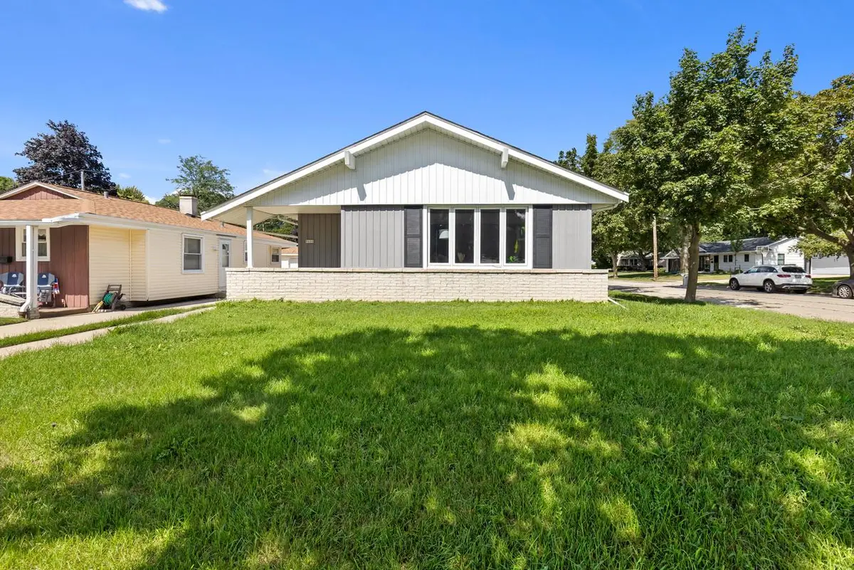 9600 W Morgan AVENUE, Milwaukee, WI 53228 - #1