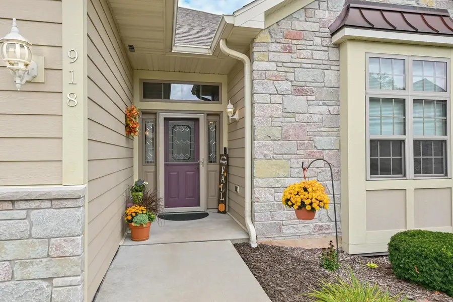 918 Foxland PLACE #30, West Bend, WI 53095 - #2