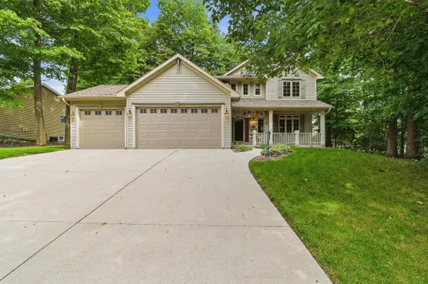 911 Cobblestone DRIVE, Howards Grove, WI 53083