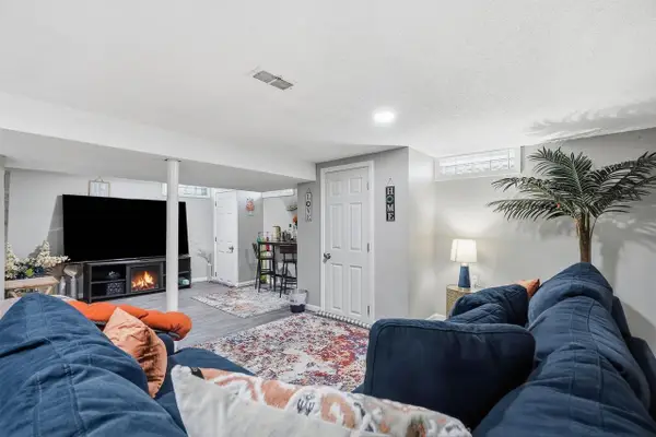 5800 W Vienna AVENUE, Milwaukee, WI 53216