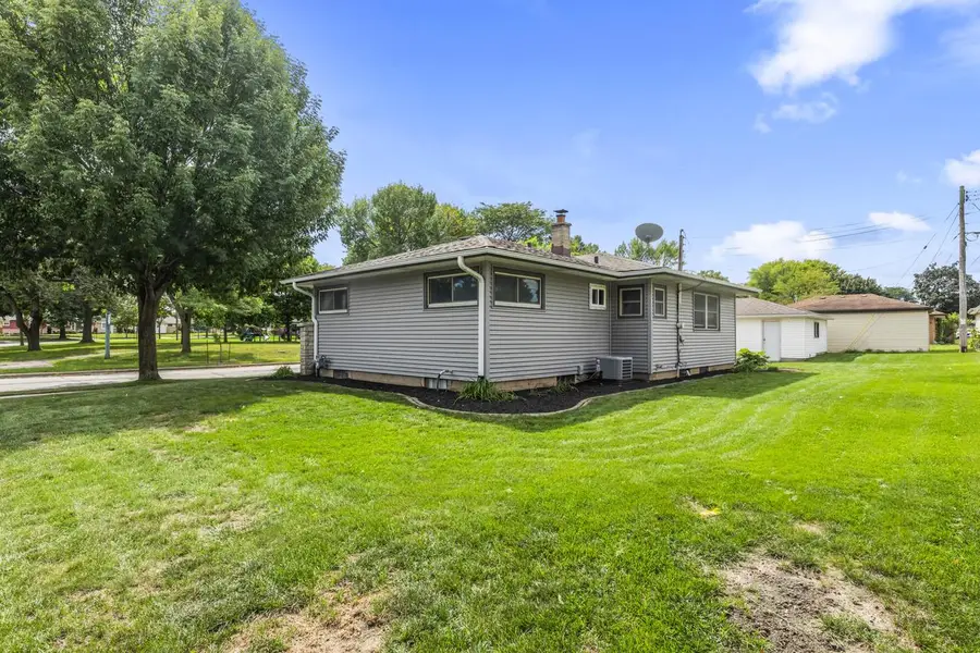 7306 W River Bend DRIVE, Milwaukee, WI 53219 - #2