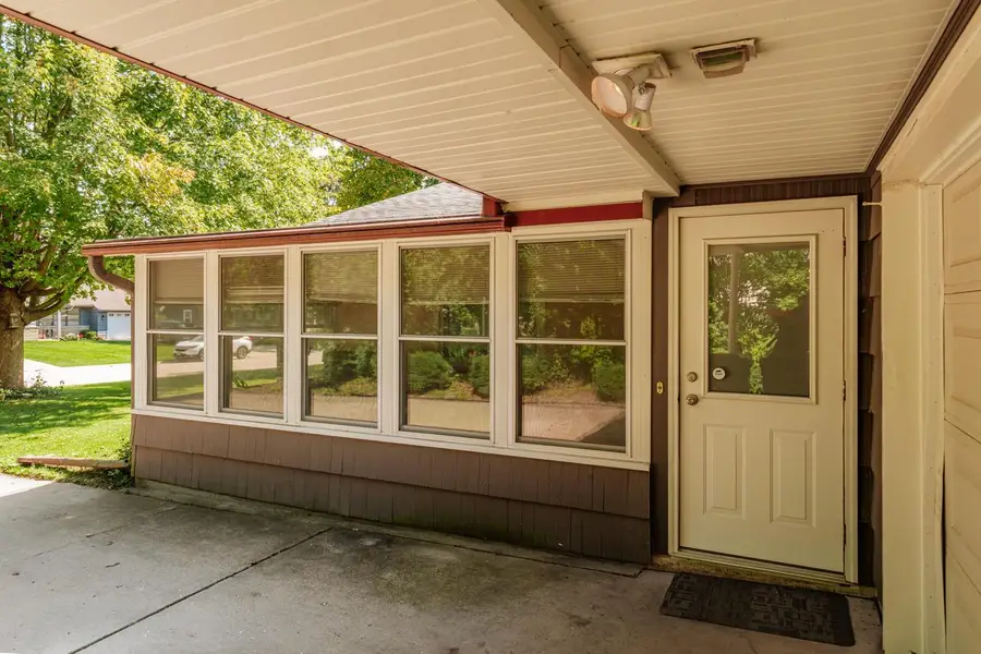 7115 N Seneca AVENUE, Glendale, WI 53217 - #3