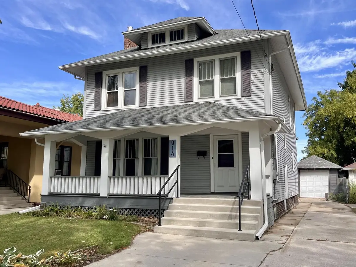 914 St Clair STREET, Manitowoc, WI 54220 - #1