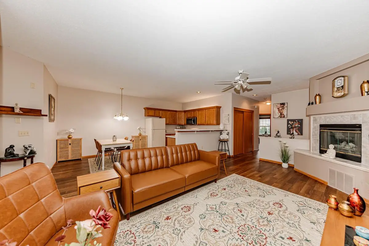 11200 W Gilbert AVENUE #D, Wauwatosa, WI 53226 - #1
