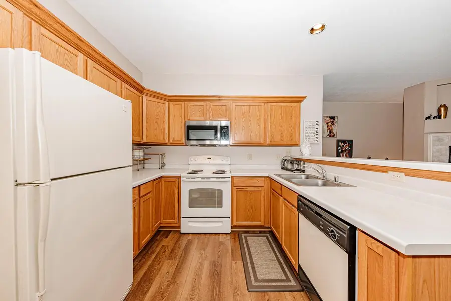 11200 W Gilbert AVENUE #D, Wauwatosa, WI 53226 - #3