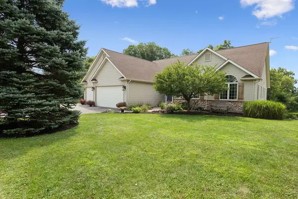 W7265 Robins WAY, Elkhorn, WI 53121