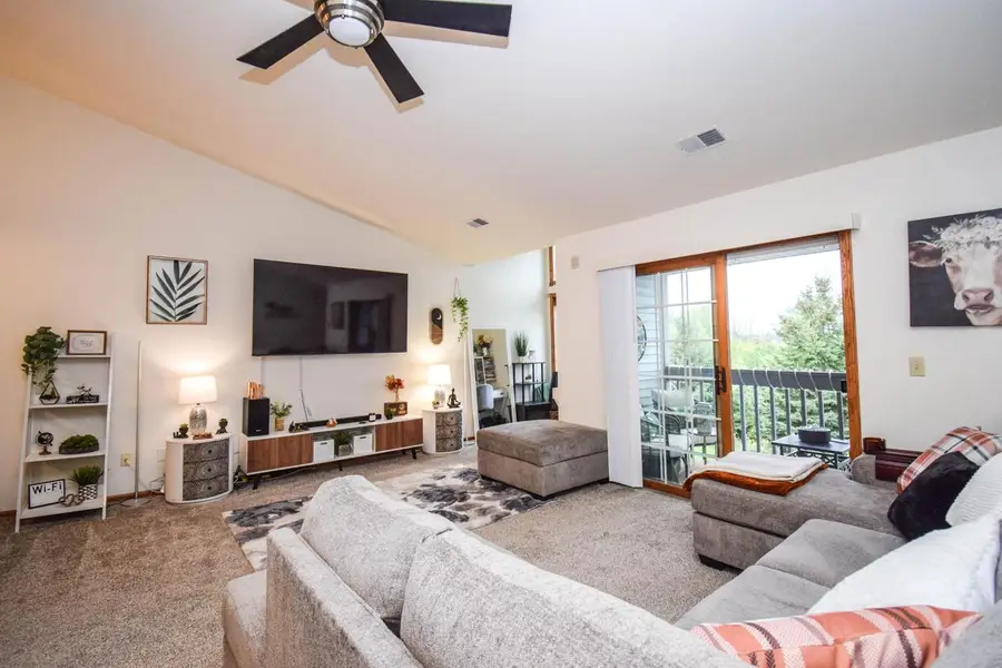 859 Quinlan DRIVE #H, Pewaukee, WI 53072 - #3