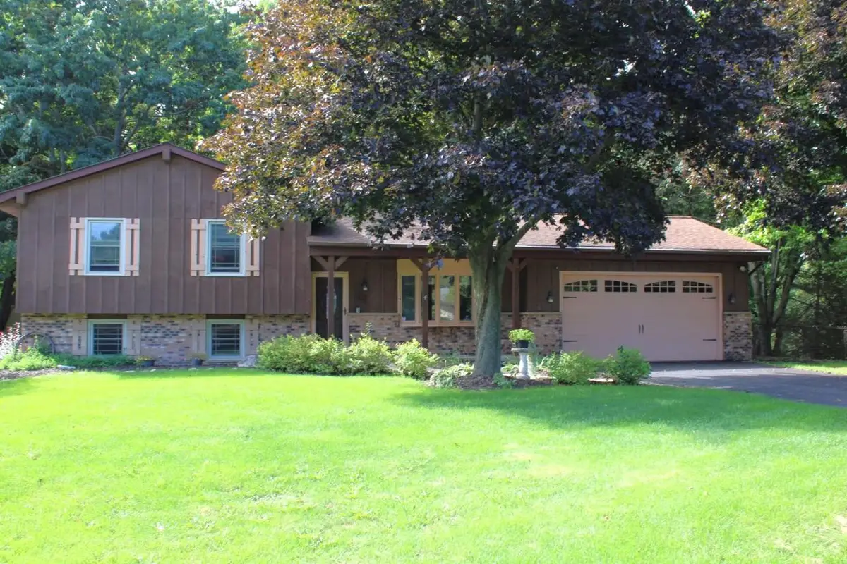 6905 Colt CIRCLE, West Bend, WI 53090 - #1