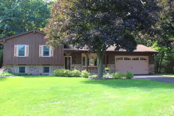 6905 Colt CIRCLE, West Bend, WI 53090