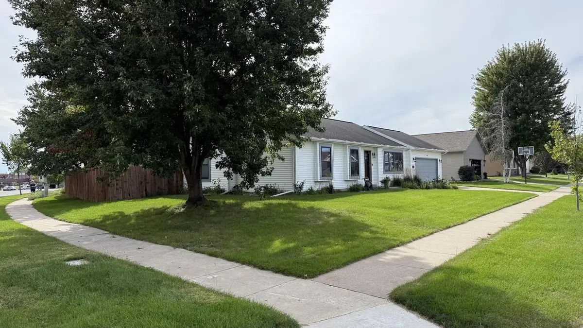 748 Elizabeth LANE, Onalaska, WI 54650 - #1