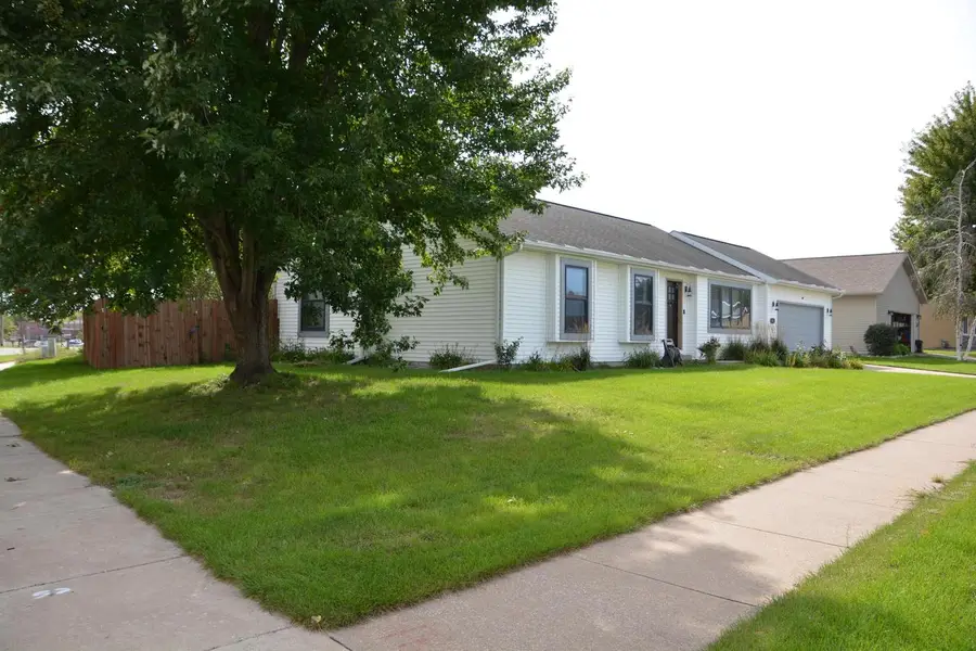 748 Elizabeth LANE, Onalaska, WI 54650 - #2