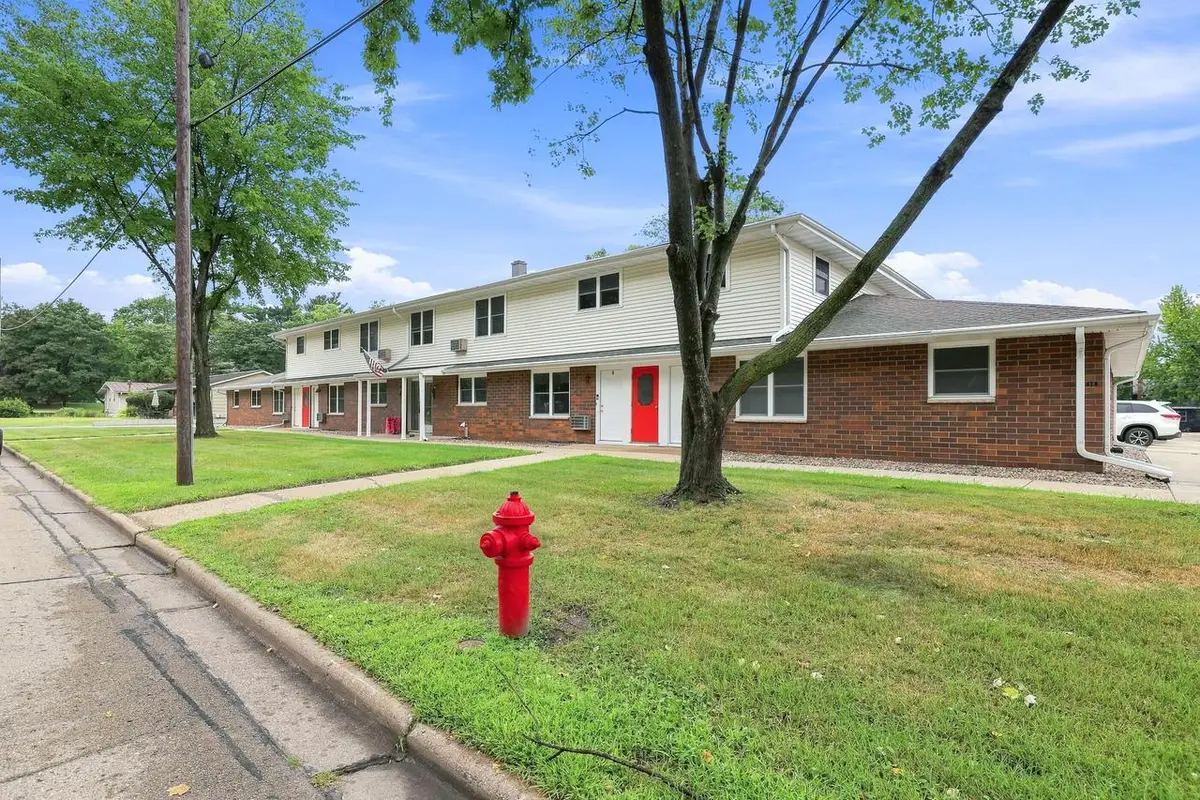 415 Fulton STREET, Waupaca, WI 54981 - #1