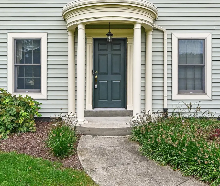 W294S2960 Wills Barry COURT, Waukesha, WI 53188 - #2