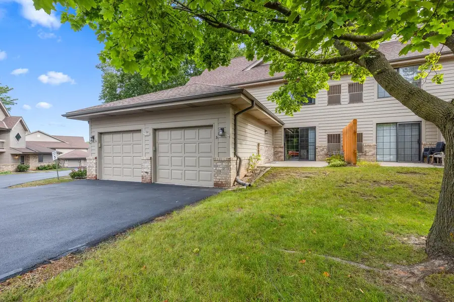 N80W12900 Fond Du Lac AVENUE #5, Menomonee Falls, WI 53051 - #2