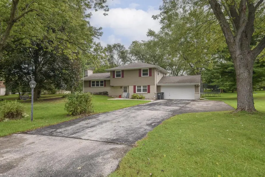 W276N1606 Spring Creek DRIVE, Pewaukee, WI 53072 - #3