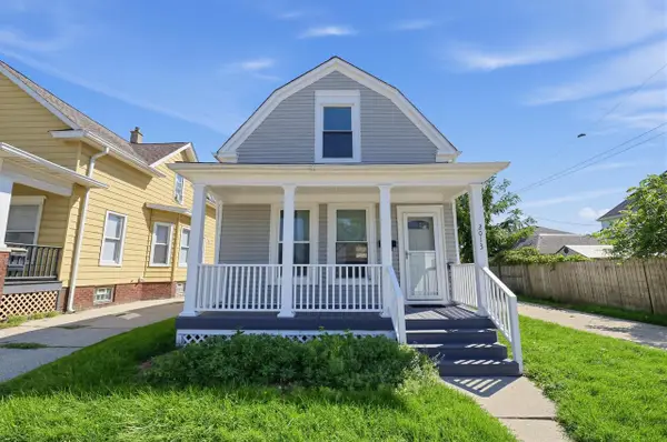 2013 Charles STREET, Racine, WI 53402